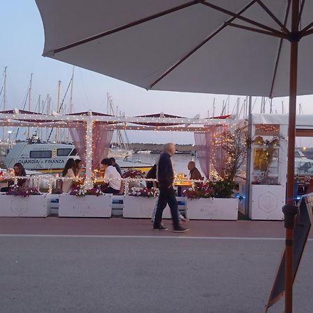 Appartamento 50 Mt Dal Mare ليدو دي أوستيا المظهر الخارجي الصورة